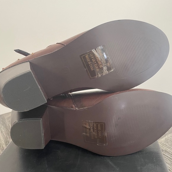 Charly Brown Booties - Picture 3 of 5